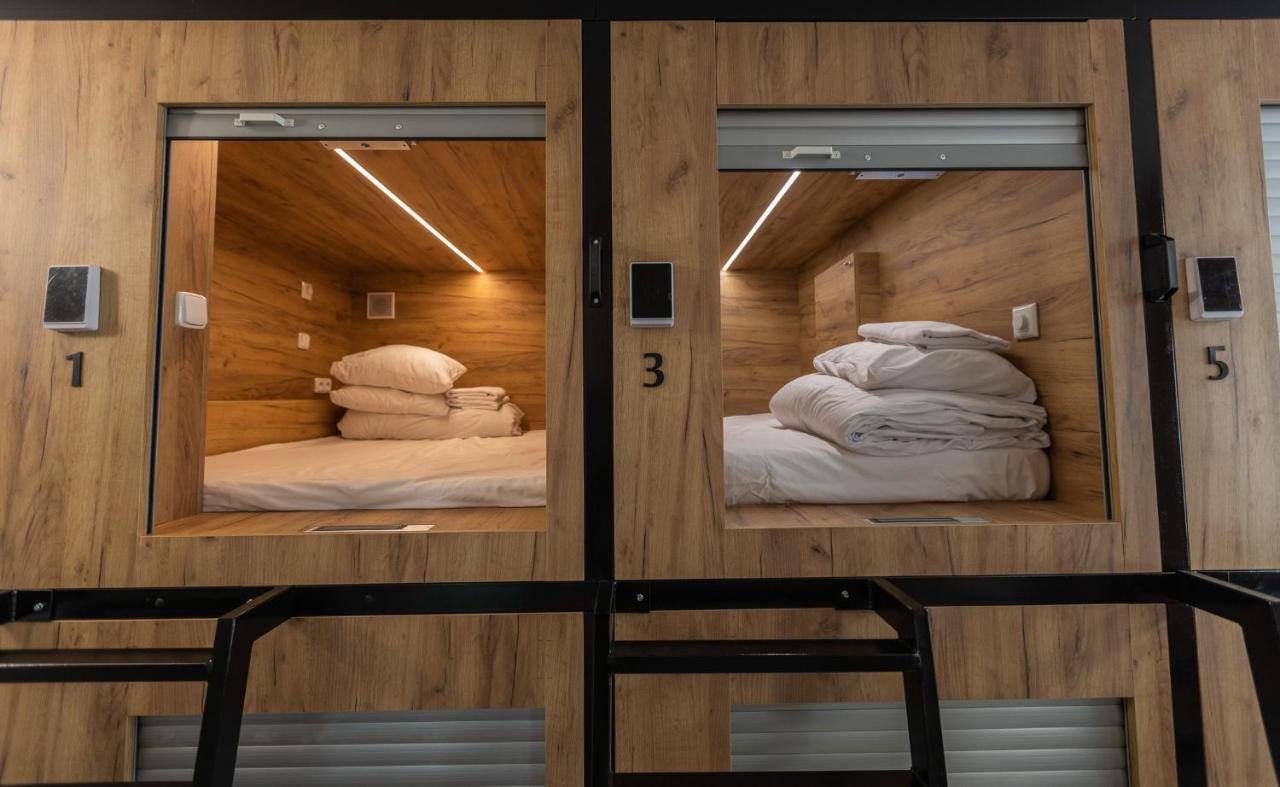 Expo Capsule Hostel Prague Exterior photo