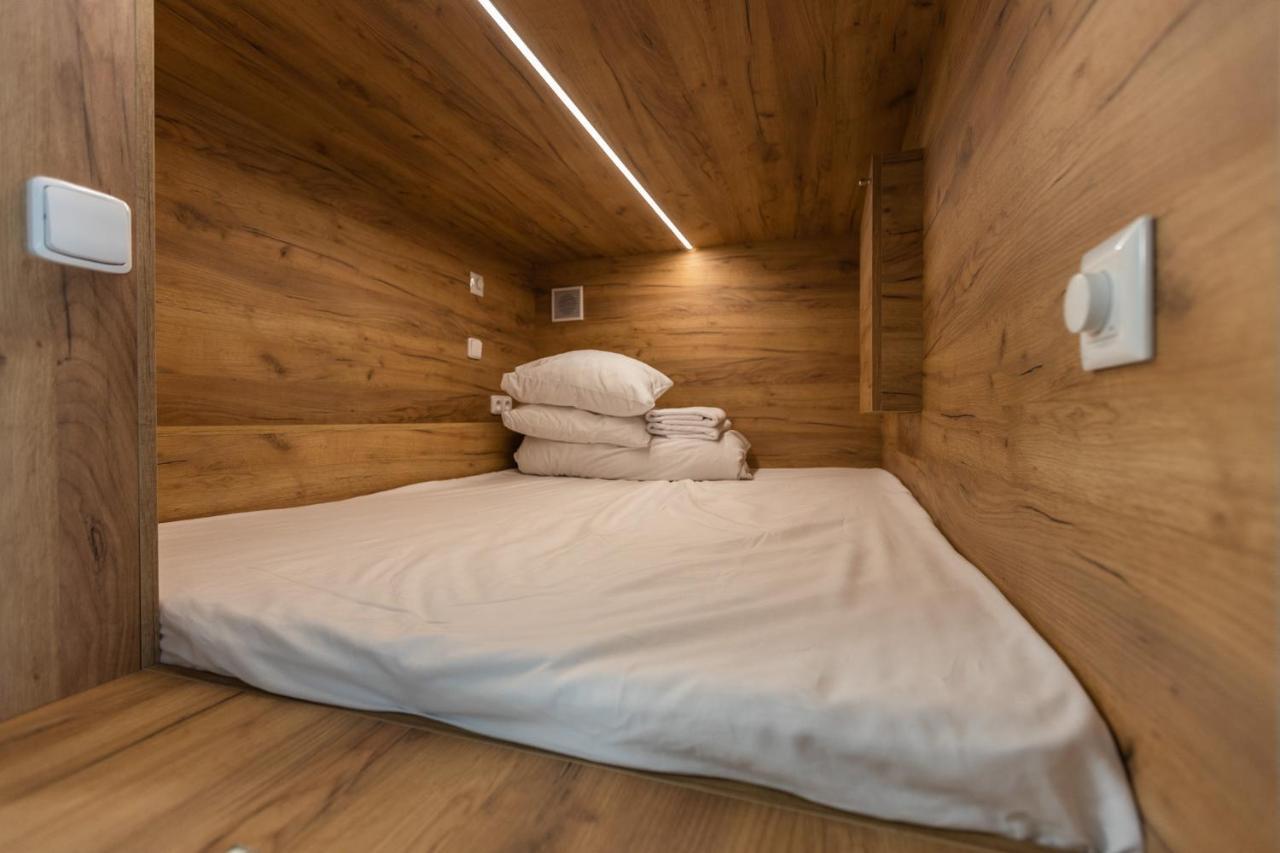 Expo Capsule Hostel Prague Exterior photo